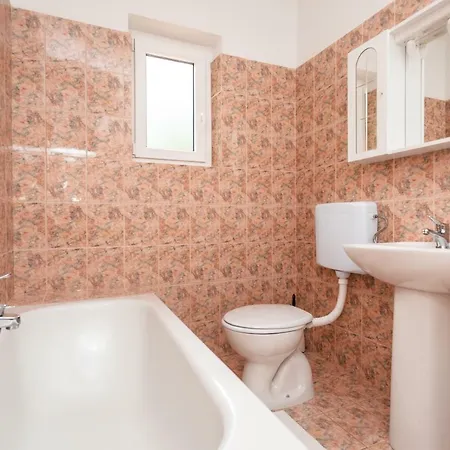 Ana Apartment *